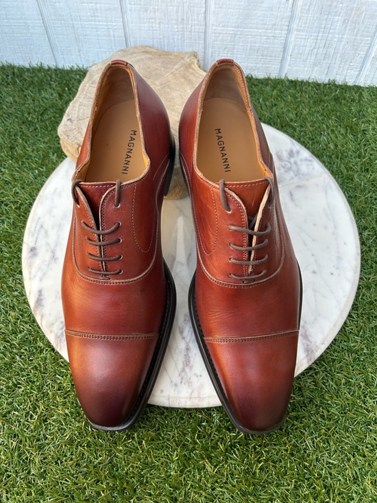 Magnanni Leather Oxford men 
$399 new 
Color: tabacco - Picture 8 of 16